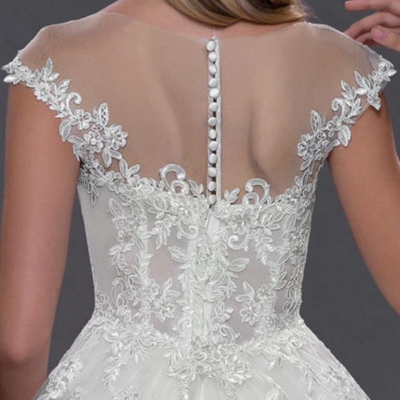 Wedding Dress - Picture 3 of 3